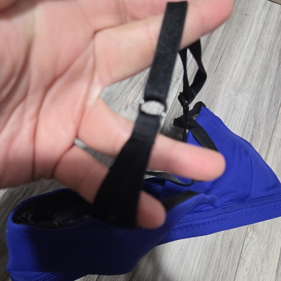 Lululemon It's Getting Hot in Here Bra Size 8 Blue - Picture 9 of 15
